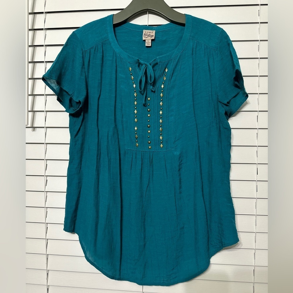 🛍️ New never worn Como Vintage boho style top. Excellent condition.